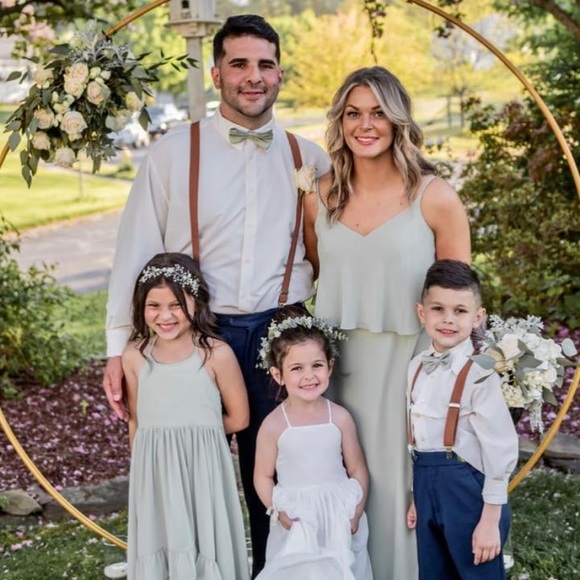 Meet your posher, Jessica 💜 - Picture 8 of 16